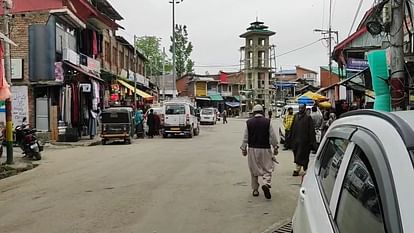 Two terrorist attacks in Kashmir: Former BJP sarpanch murdered in Shopian